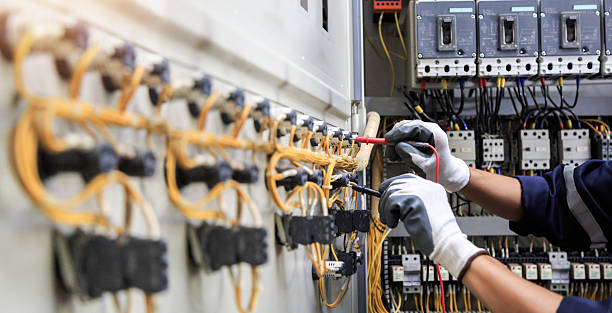 Professional Electrician technician working in Farmersville, CA